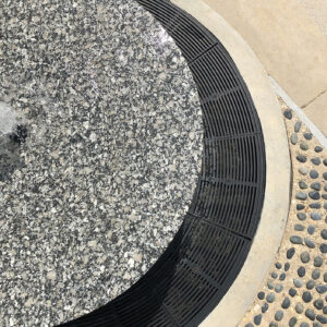 'Que' 12 Inch Cast Iron Radius Grate