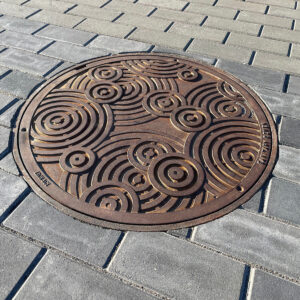 'Oblio' 25 Inch Cast Iron Manhole Cover